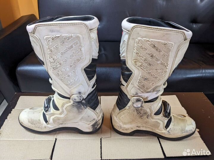 Мотоэкипировка бу - шлем, мотоботы, джерси, штаны