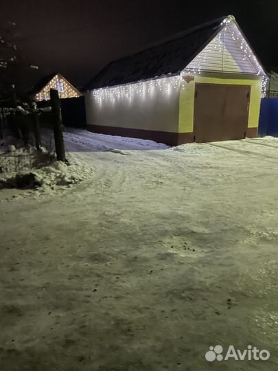 Украшение домов гирляндами Под Новый Год