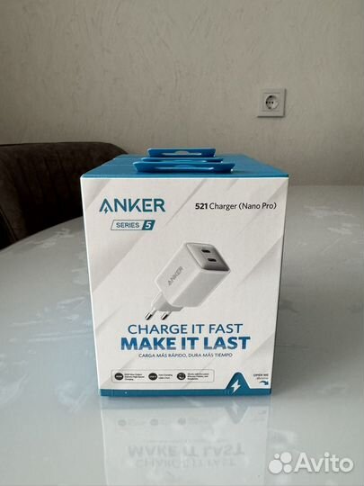 Блок зарядки Anker для iPhone/Android