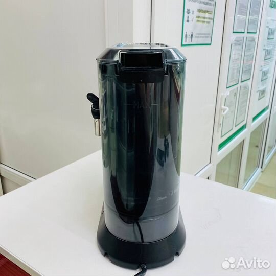 Кофеварка рожковая De'Longhi Dedica EC 685