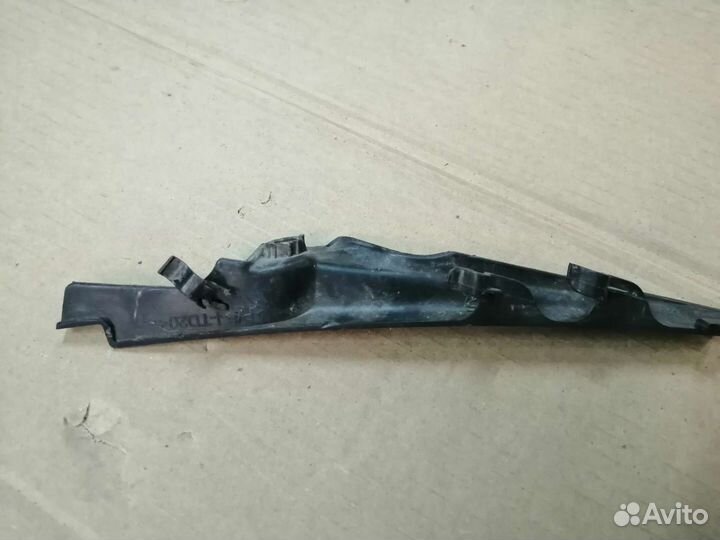 Накладка лобового стекла Рено Логан 2