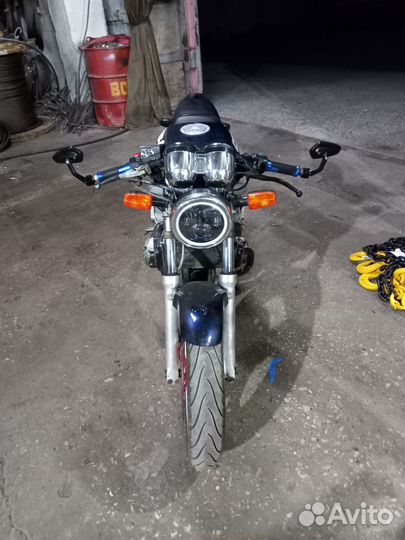Honda cb1