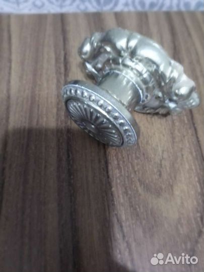 Ручка дверная цвет золотистый