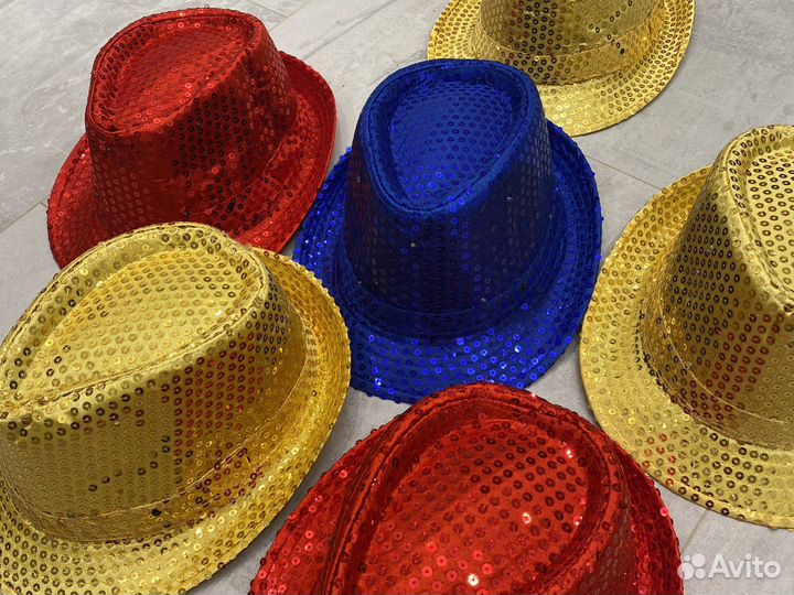 Шляпа светится