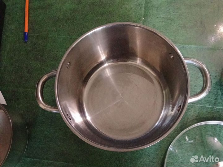 Набор кастрюль