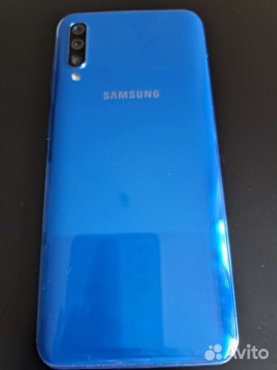 Телефон Samsung Galaxy A50