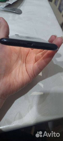 Телефон Honor 8C