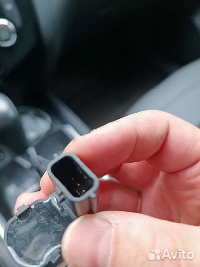 Передний парктроник X-trail t32, 3 контакта