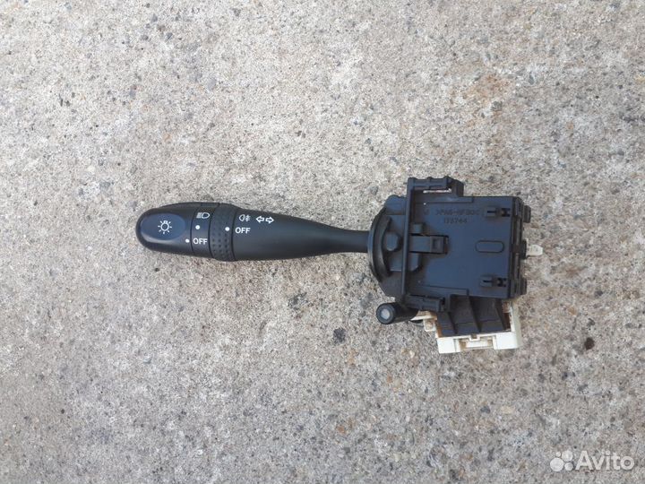 Переключатель поворотов Suzuki Grand Vitara 2