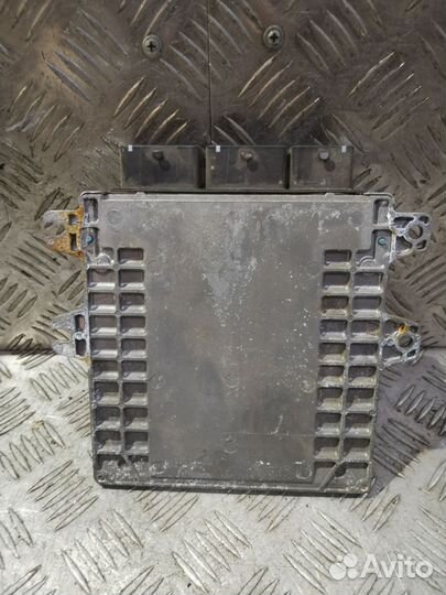 Блок управления двс Infiniti G37