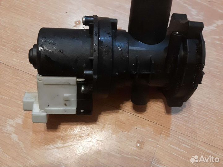 Водяной насос (помпа) к стиральной машине