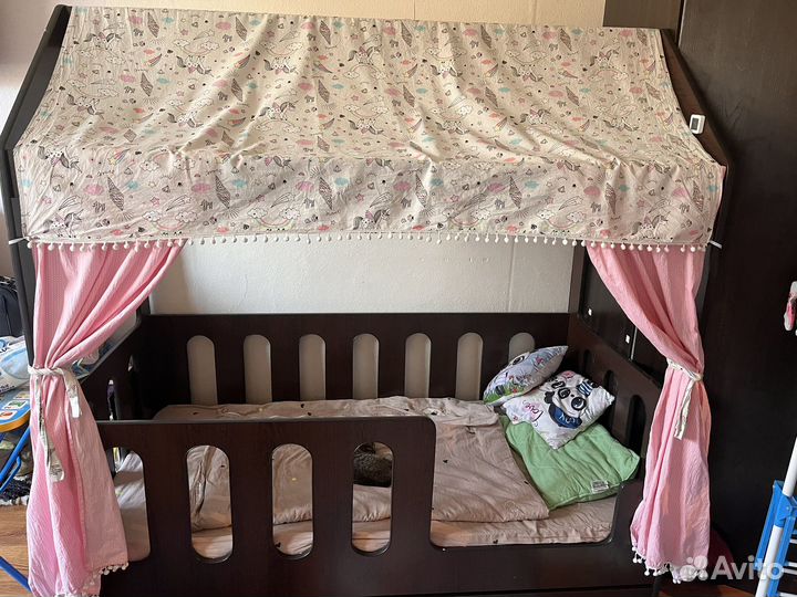 Детская кровать домик с матрасом