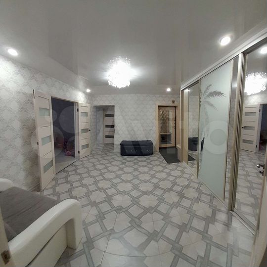 2-к. квартира, 80 м², 1/9 эт.