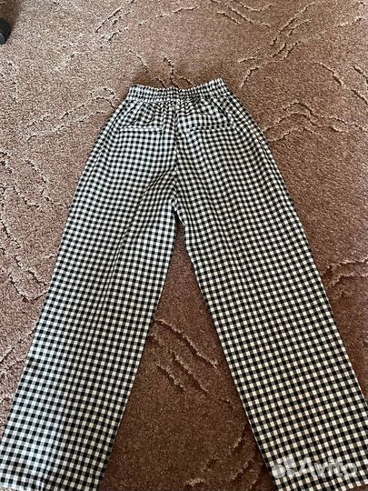 Брюки в клетку bershka