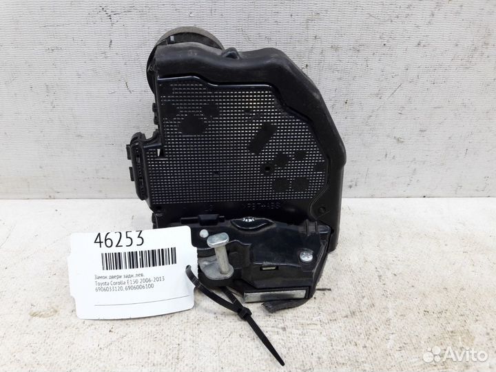 Замок двери задний левый Toyota Corolla E150