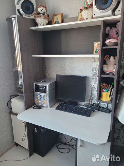 Компьютерный стол