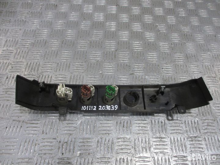 Накладка Volvo 82294020