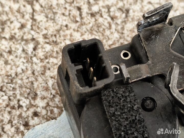 Замок багажника Hyundai Sonata NF