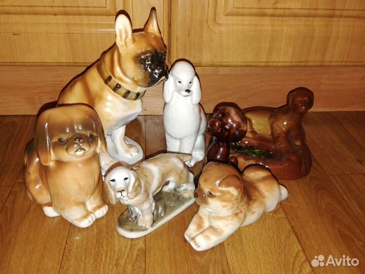 Статуэтки фарфоровых собак