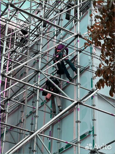 В аренду строительные леса для сцен Layher