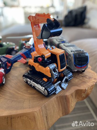 Роботы- трансформеры. Тоботы