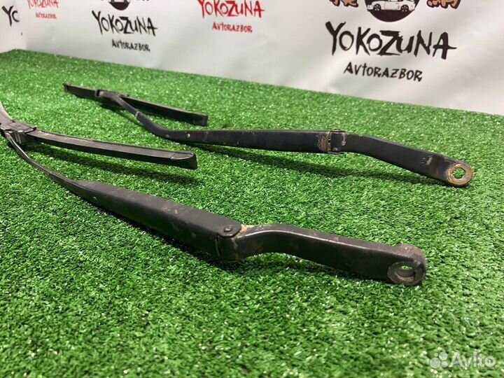 Поводок дворника на Нyundаi Аcсent