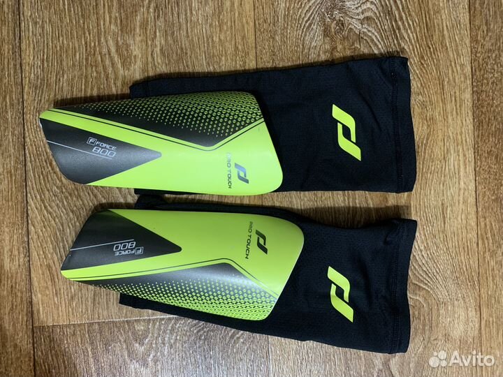 Футбольные щитки