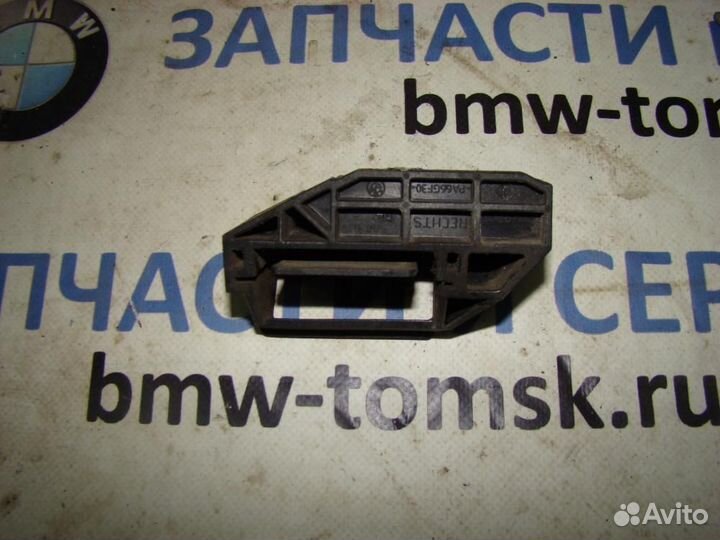 Кронштейн нижний крепления радиатора BMW 116i E87