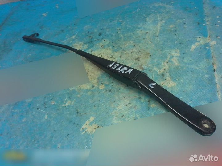 Поводок стеклоочистителя передний левый Opel Astra