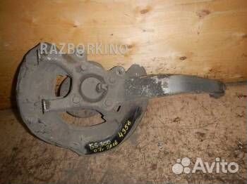 Кулак передний левый