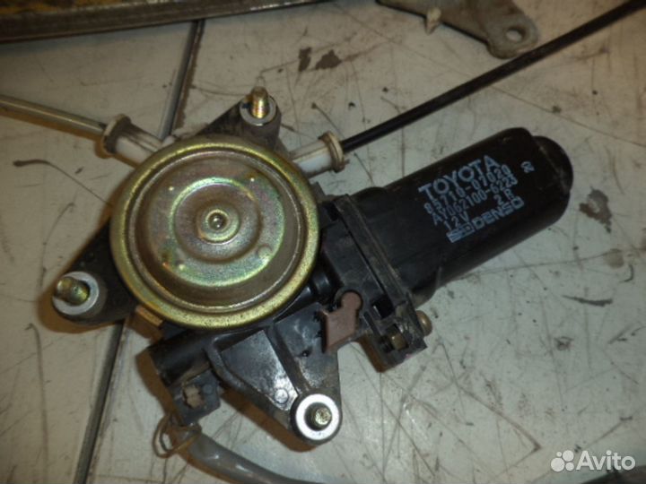 Стеклоподъемник задний правый Тойота Авалон Х10