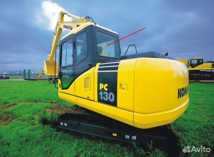 Стекло заднее на экскаватор Komatsu PC130