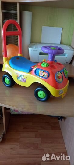 Детская машинка каталка с ручкой