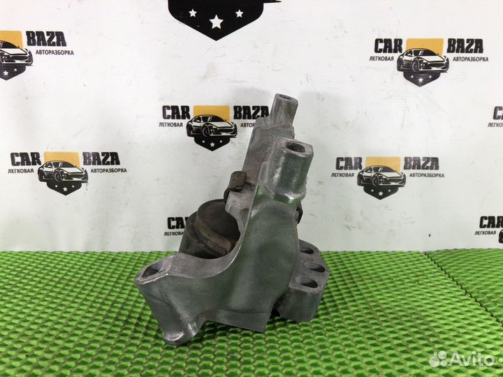 Опора двигателя нижняя правая R