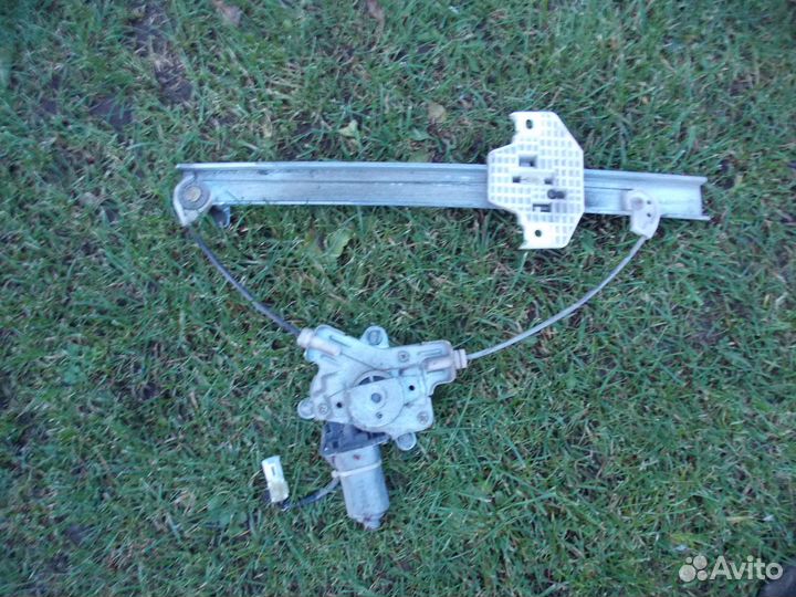 Стеклоподъемник задний лев. Hyunday Matrix 2002г