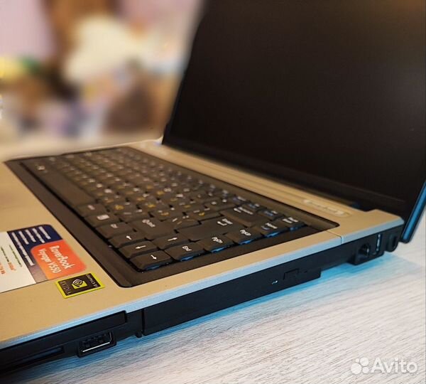 Ноутбук RoverBook Voyager V550