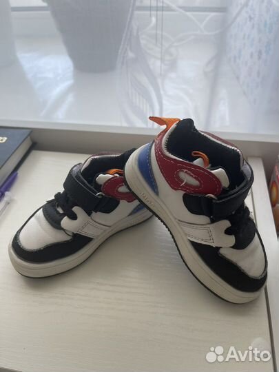 Кроссовки детские