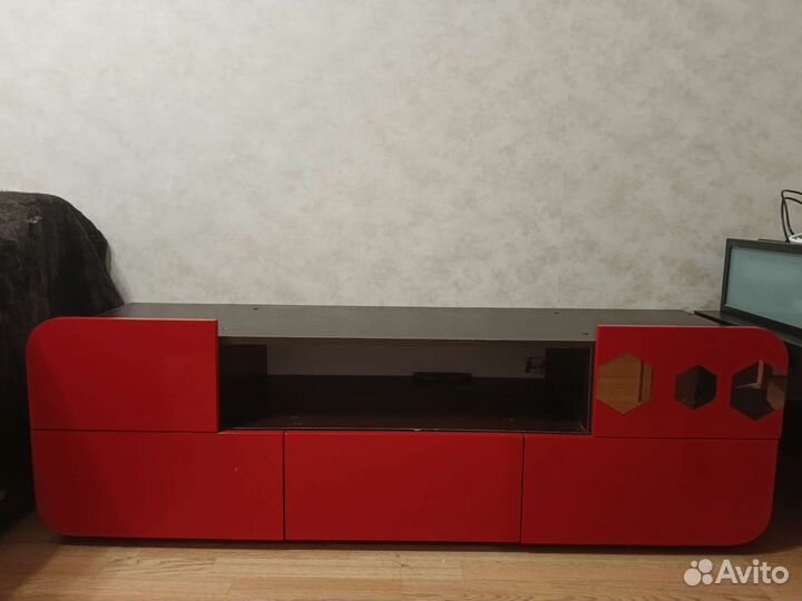 Тумба под тв с полками