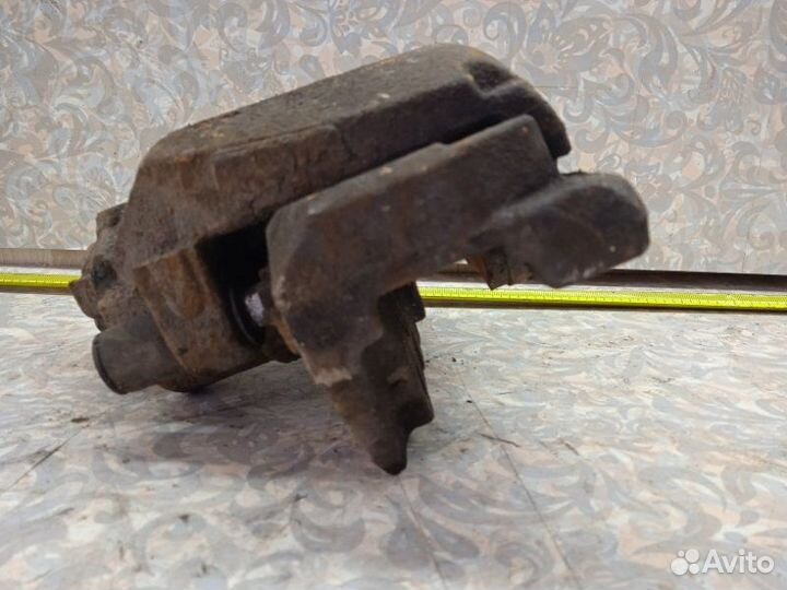 Суппорт передний левый Ford Focus 3 pnda 2012