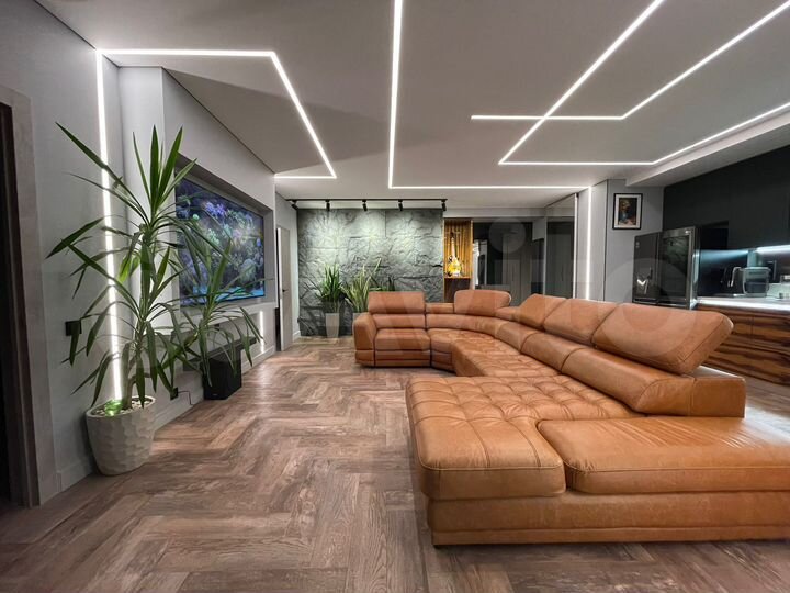 2-к. квартира, 67 м², 9/10 эт.