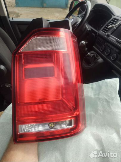Фонарь задний правый на volkswagen T6