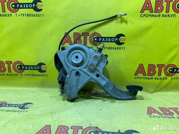 Рычаг стояночного тормоза Mercedes-Benz E-Class