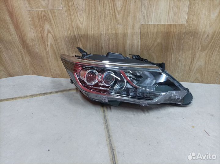 Фара правая Toyota Camry 7 хв50 11-17
