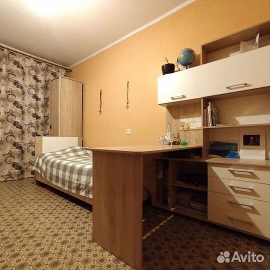 Стол письменный 