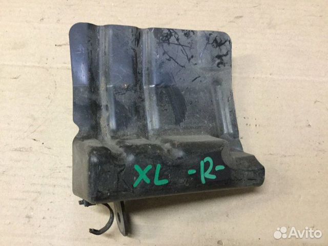 Направляющая передней панели Mitsubishi Outlander