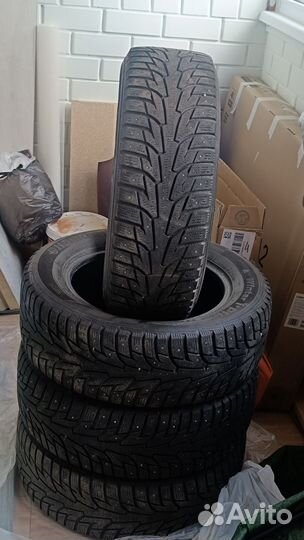 Hankook Winter I'Pike W409 215/60 R16