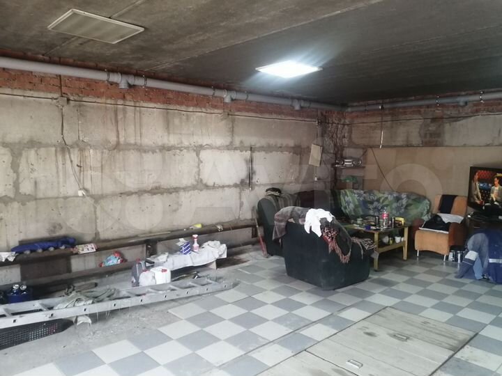 Гараж, > 30 м²