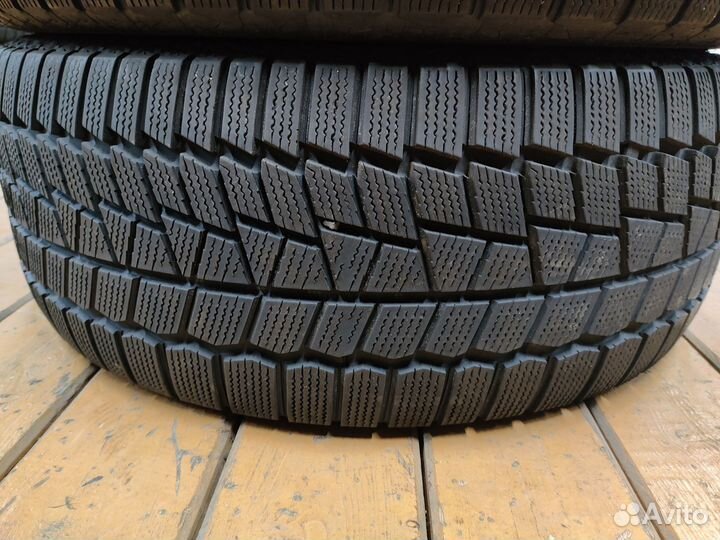 Maxxis ArcticTrekker NP3 235/55 R17 99S