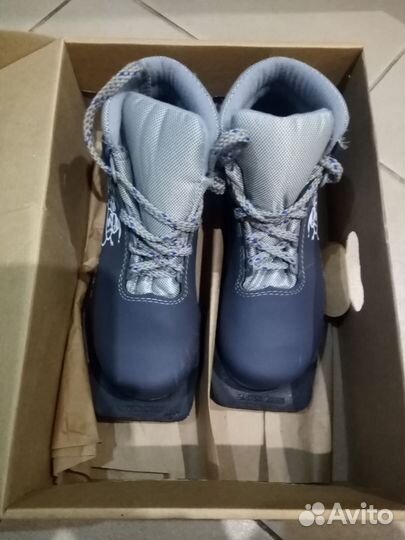 Детские лыжные ботинки
