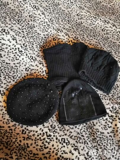 Две шапки и шарф - за все 50